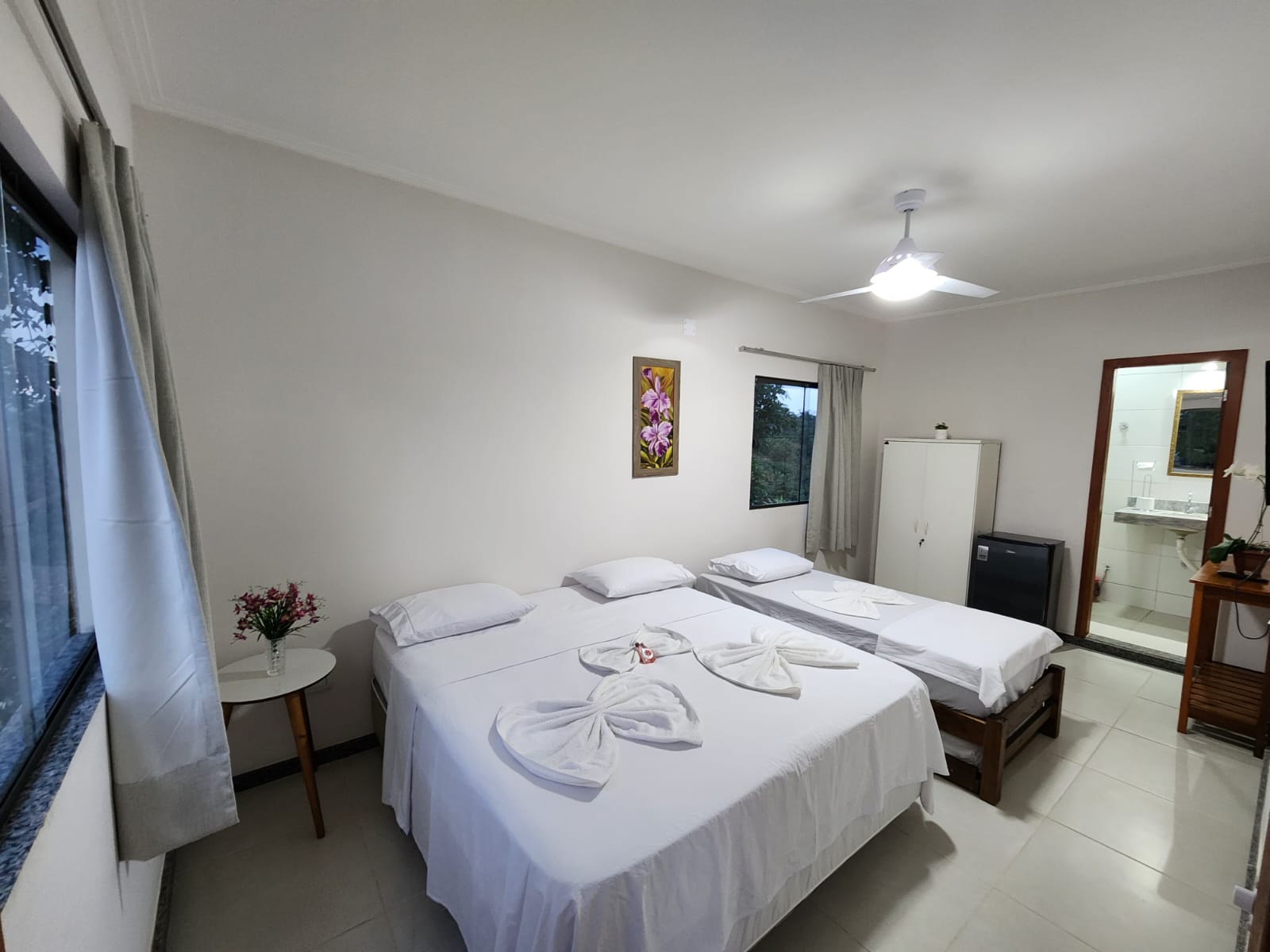 Quarto com ar-condicionado da Pousada Canto do Sabiá