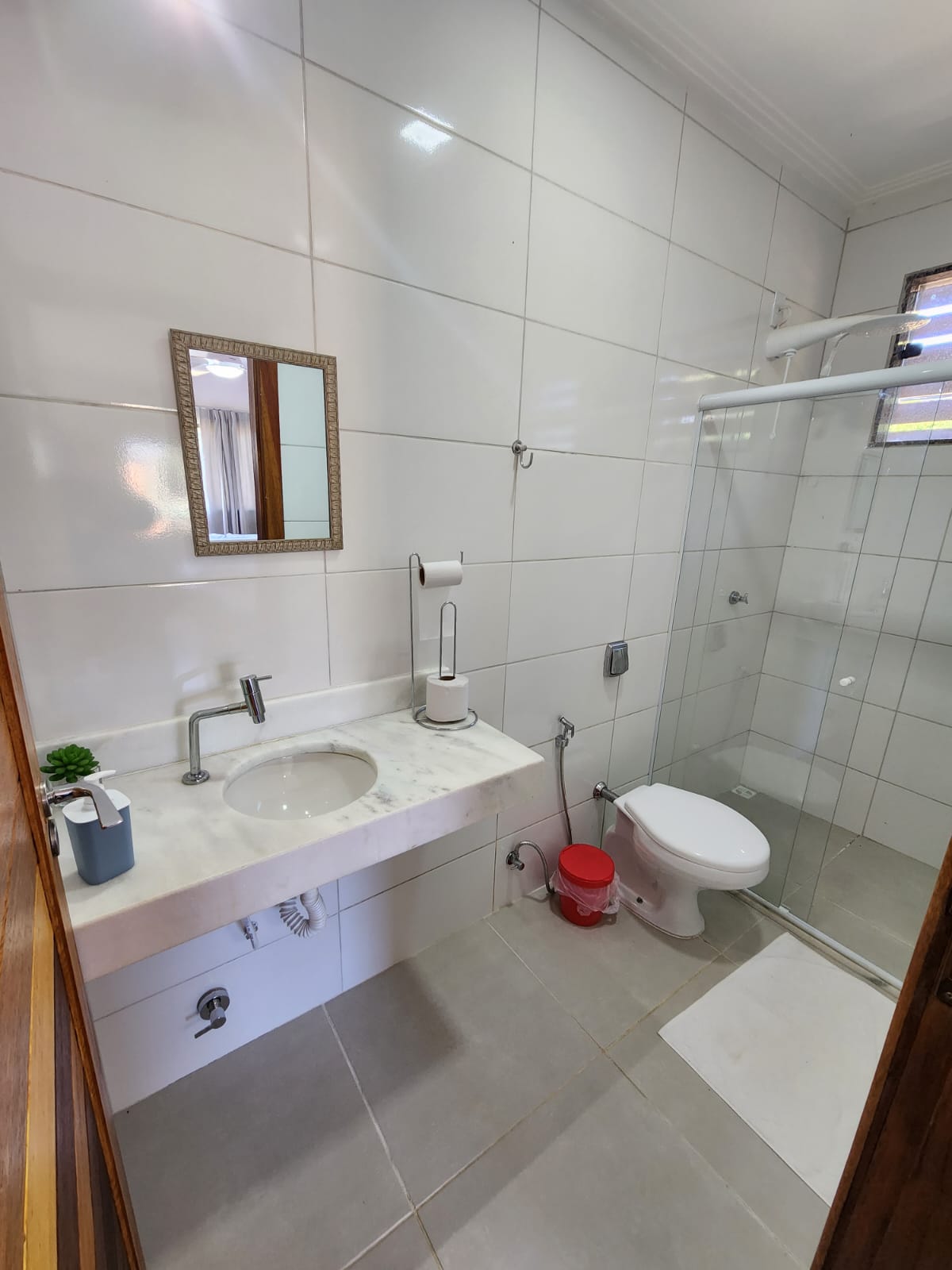 Ambiente do quarto com ar-condicionado