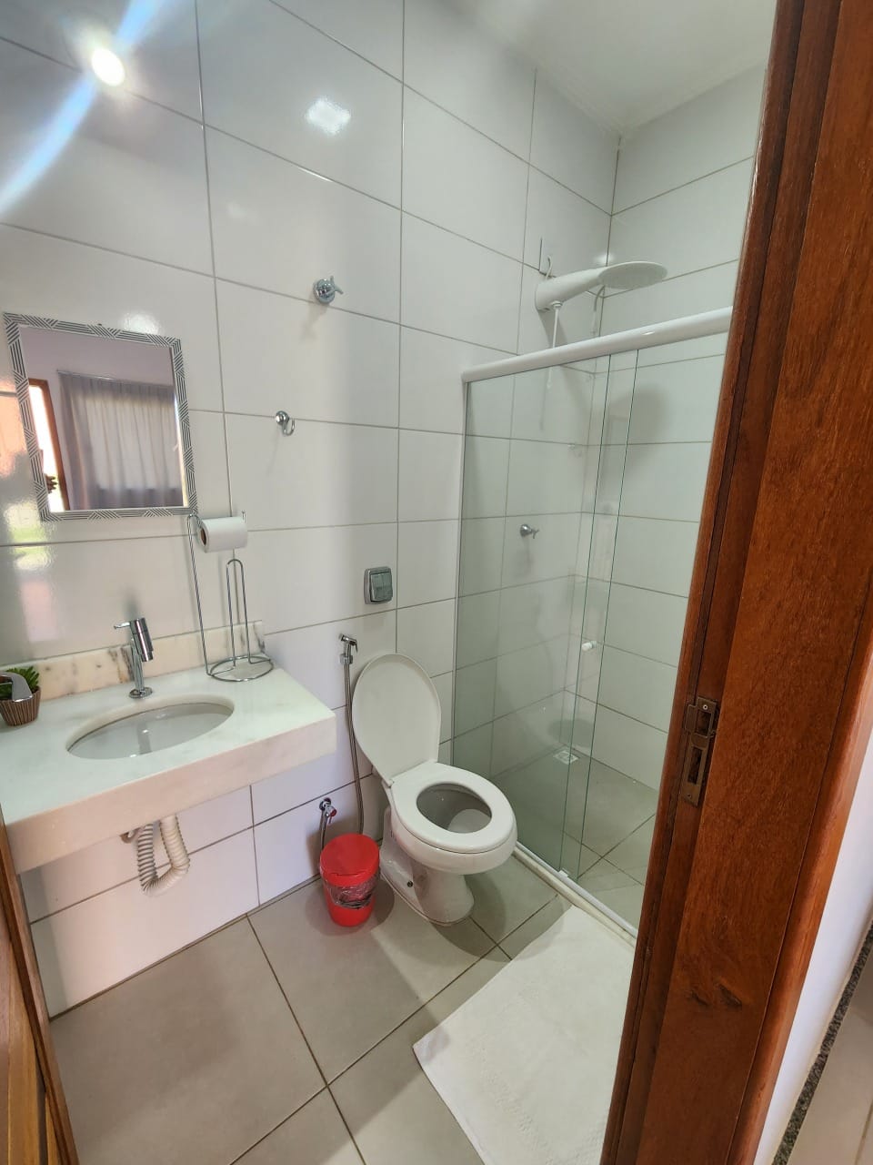 Foto de exemplo 4 — Quarto casal com ar-condicionado