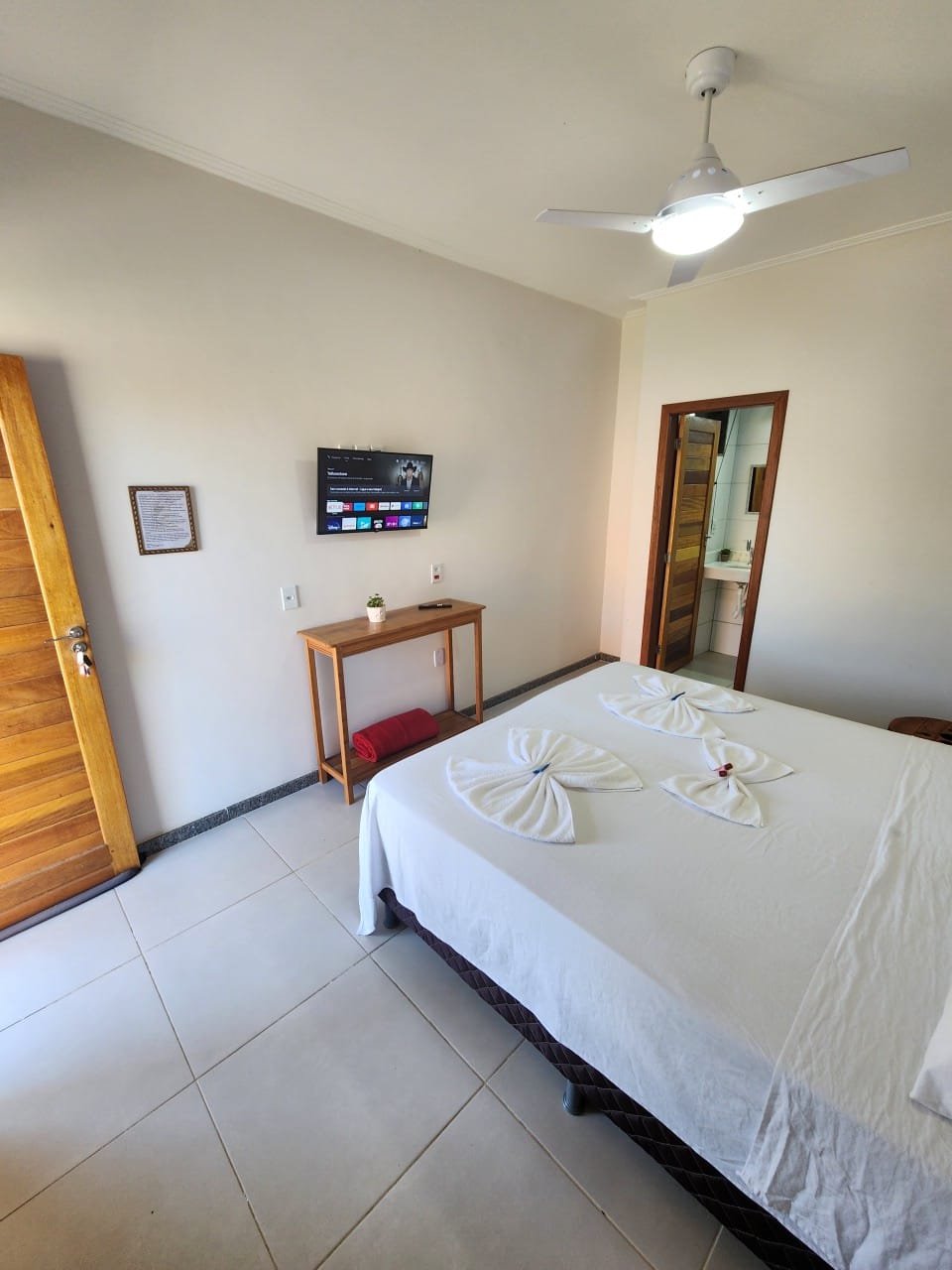 Foto de exemplo 3 — Quarto casal com ar-condicionado