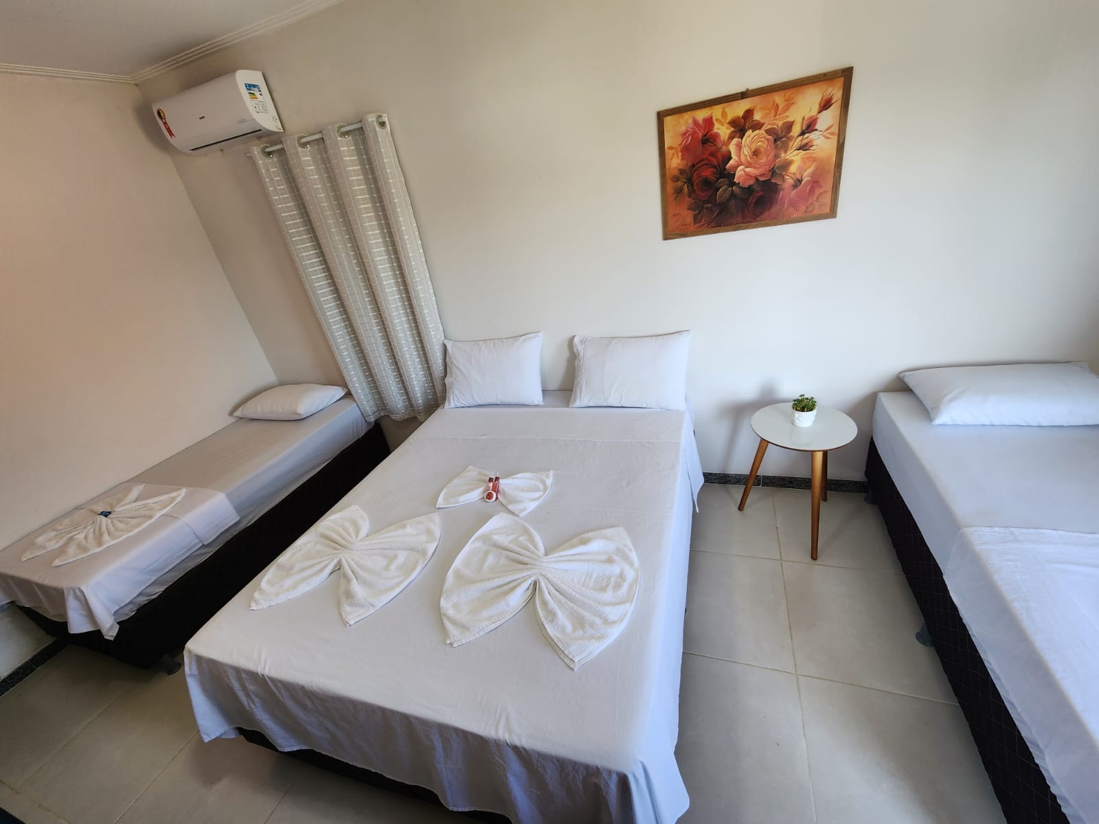 Detalhe do quarto com ventilador